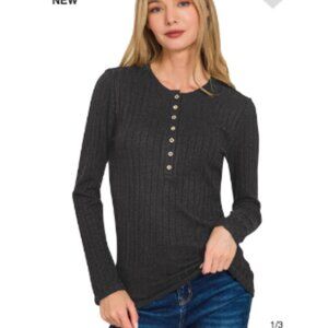 ✨NWT Zenana Ribbed Long Sleeve Half Button Top